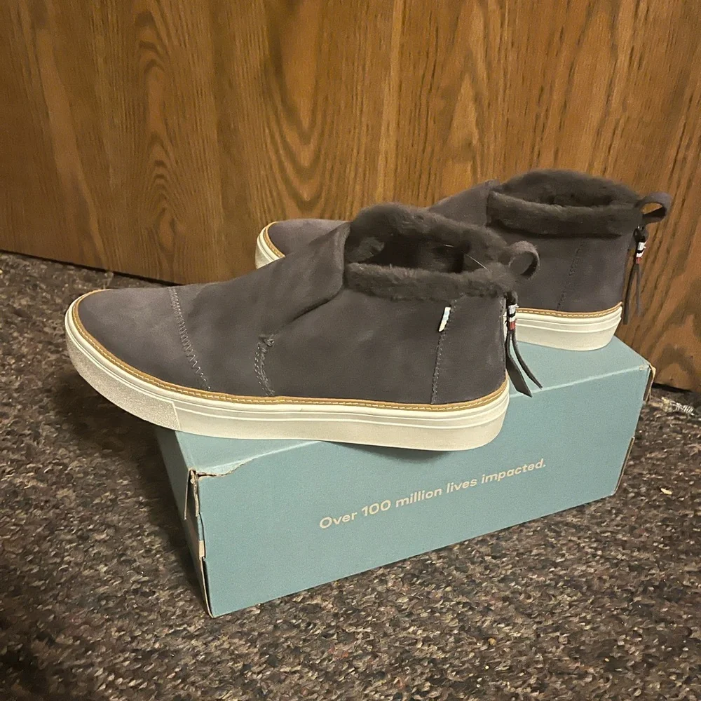Toms Paxton Women's Ankle Boots Gray Suede‎ Faux Fur Size 9